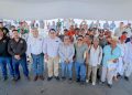 ENTREGA AYUNTAMIENTO DE LOS CABOS CREDENCIALES Y UNIFORMES PARA EL ORDENAMIENTO DEL COMERCIO AMBULANTE