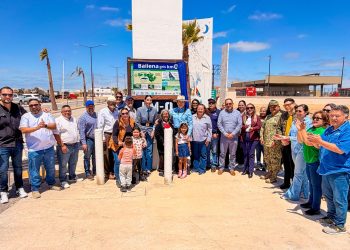 INSTALAN EN GUERRERO NEGRO EL DISTINTIVO “KILÓMETRO 0 DE LA BALLENA GRIS”