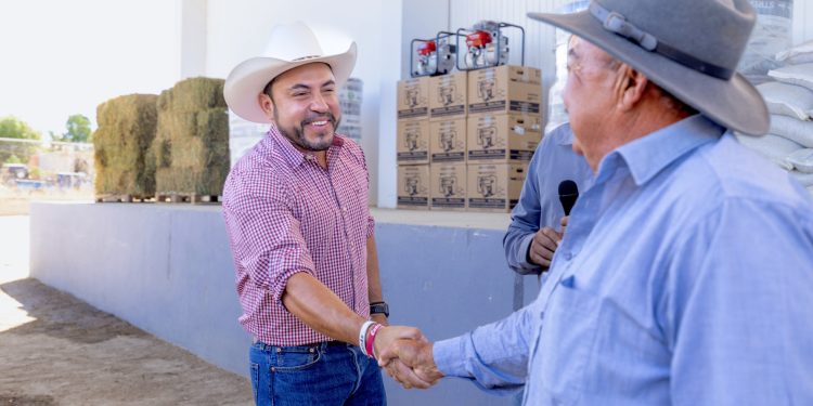 RESPALDA CHRISTIAN AGÚNDEZ AL SECTOR GANADERO CON APOYO A MIL FAMILIAS PRODUCTORAS DE LA ZONA RURAL