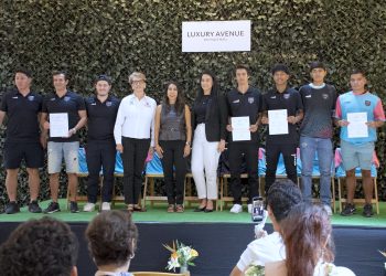 RECONOCE AYUNTAMIENTO DE LOS CABOS AL EQUIPO LOS CABOS UNITED POR PROMOVER IDENTIDAD LOCAL
