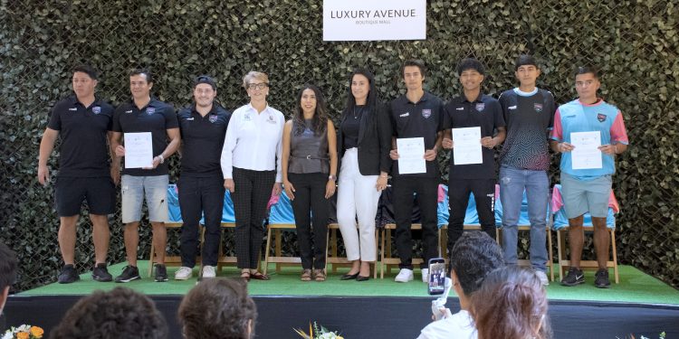 RECONOCE AYUNTAMIENTO DE LOS CABOS AL EQUIPO LOS CABOS UNITED POR PROMOVER IDENTIDAD LOCAL