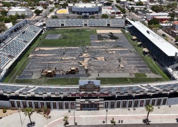 SUBSECRETARIO DE ADMINISTRACIÓN SUPERVISA AVANCE DE LOS TRABAJOS EN EL ESTADIO GUAYCURA