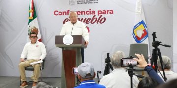 GOBERNADOR VÍCTOR CASTRO RECONOCE COMPROMISO Y TRABAJO DEL SEDIF BCS