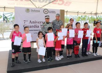 GUARDIA NACIONAL RECIBE VISITA DE EQUIPO DE FÚTBOL INFANTIL EN INSTALACIONES DE BAJA CALIFORNIA SUR