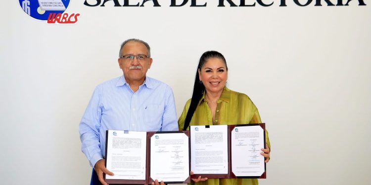 FIRMAN UABCS Y DIRECTORA DE JURÍDICO ZAMORANO CONVENIO PARA OTORGAR BECAS A ESTUDIANTES EN DIPLOMADO INTERNACIONAL DE DERECHO