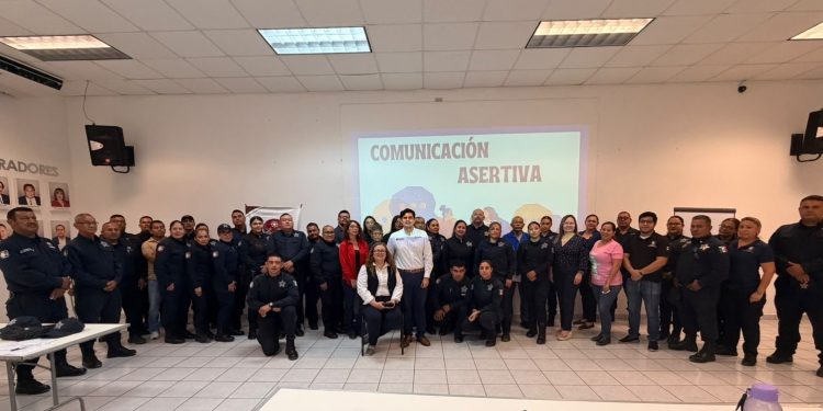 CAPACITAN A POLICÍAS ESTATALES PARA FORTALECER HABILIDADES DE COMUNICACIÓN Y MANEJO EMOCIONAL