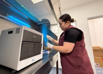 ￼ OPERA SALUD ESTATAL EQUIPO TECNOLÓGICO DE PUNTA PARA PROCESAR PRUEBAS DE ￼VHC