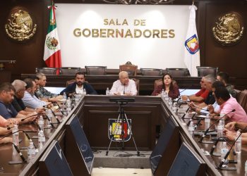 SOSTIENE GOBERNADOR DE BCS EL DIÁLOGO CON TRANSPORTISTAS
