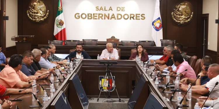 SOSTIENE GOBERNADOR DE BCS EL DIÁLOGO CON TRANSPORTISTAS