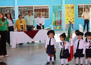 PRESIDENTA DEL SEDIF ENCABEZA CLAUSURA EN EL CAI LOMA LINDA.