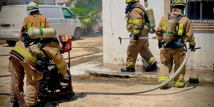 EXPLOSIÓN EN DOMICILIO DE SANTA ROSA ACTIVA OPERATIVO DE EMERGENCIAS EN SAN JOSÉ DEL CABO