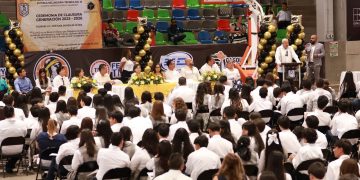 EDUCACIÓN, LA MEJOR HERRAMIENTA PARA  SEGUIR AVANZANDO: VÍCTOR CASTRO COSÍO