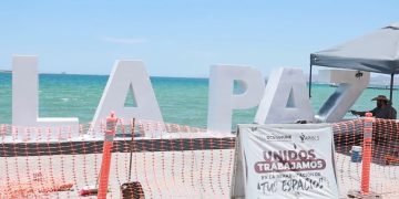 API-BCS RENUEVA LETRAS EMBLEMÁTICAS DEL MALECÓN DE LA PAZ
