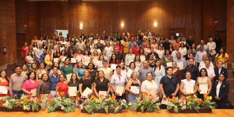 ENTREGA SEP CONSTANCIAS A PARTICIPANTES EN DIPLOMADOS DE FORMACIÓN CONTINUA