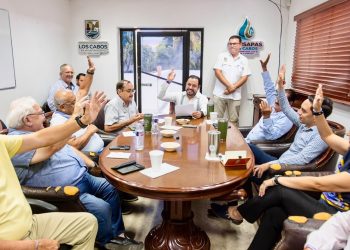 PRESENTÓ LA JUNTA DE GOBIERNO DE OOMSAPAS LOS CABOS A ARTURO SANDOVAL MONTAÑO COMO PROPUESTA PARA DIRECTOR GENERAL