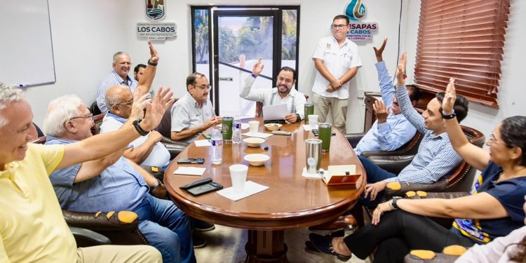 PRESENTÓ LA JUNTA DE GOBIERNO DE OOMSAPAS LOS CABOS A ARTURO SANDOVAL MONTAÑO COMO PROPUESTA PARA DIRECTOR GENERAL