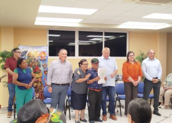 ENTREGA PGJE Y CANACO LOS CABOS INSTRUMENTOS MUSICALES A GRUPOS AFRODESCENDIENTES