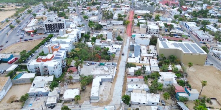 AVANZA AL 69% LA PAVIMENTACIÓN INTEGRAL DE LA CALLE ZARAGOZA EN SAN JOSÉ DEL CABO