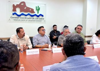 ANALIZA AYUNTAMIENTO DE LOS CABOS Y CONSEJO COORDINADOR ACCIONES EN SEGURIDAD, MOVILIDAD Y ORDENAMIENTO DE PLAYAS