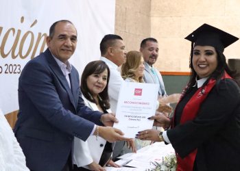 UNEN ESFUERZOS PGJE Y EL CENTRO DE ESTUDIOS DE POSGRADO EN FAVOR DE LA SUPERACIÓN DE LAS MUJERES: SE GRADÚA GENERACIÓN 2023-2026 DE LA LICENCIATURA EN DERECHO