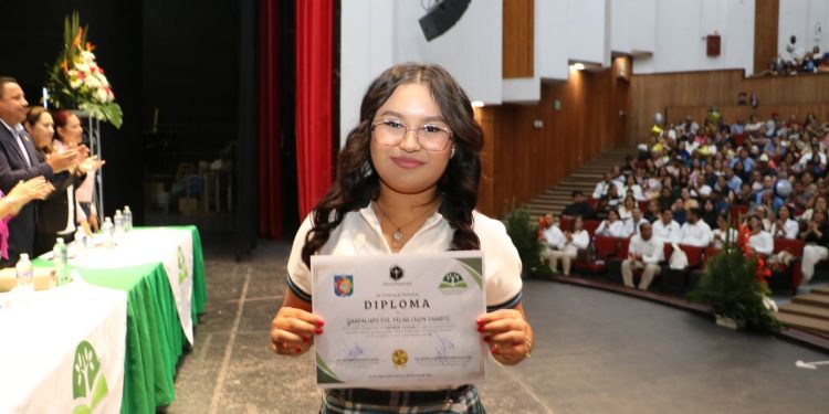 EGRESAN 783 ESTUDIANTES DEL TELEBACHILLERATO COMUNITARIO EN BCS