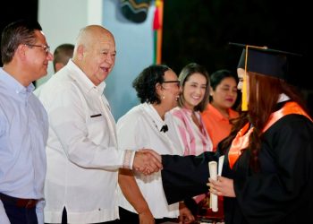 FORTALECER LA EDUCACIÓN ES SEMBRAR BIENESTAR Y OPORTUNIDADES PARA LAS NUEVAS GENERACIONES: VICTOR CASTRO