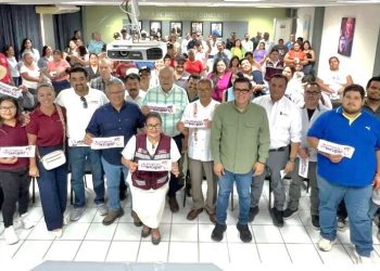 ENCABEZA GOBERNADOR VÍCTOR CASTRO ENTREGA DE PENSIONES HUMANITARIAS PARA FORTALECER EL BIENESTAR DE LAS FAMILIAS SUDCALIFORNIANAS
