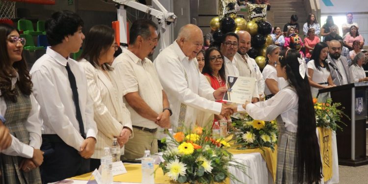 BAJA CALIFORNIA SUR DESTACA COMO ENTIDAD CON MEJORES INDICADORES EDUCATIVOS: VÍCTOR CASTRO