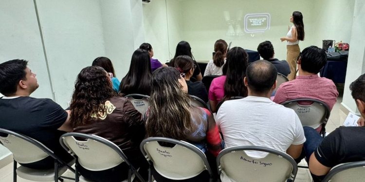 CAPACITA COMISIÓN PARA PREVENIR Y ERRADICAR LA TRATA DE PERSONAS EN BCS A PERSONAL DEL SECTOR SALUD