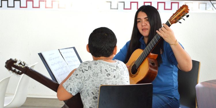CONVOCA ISJUVENTUD INTEGRAR LA PRIMERA ORQUESTA DE GUITARRAS DE BCS