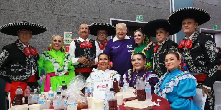 GOBERNADOR VÍCTOR CASTRO RECONOCE A PERSONAS ADULTAS MAYORES EN CUARTA EDICIÓN DE “ABUELEANDO”