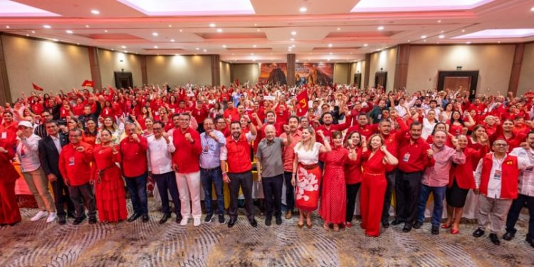 MÁS DE 500 LÍDERES Y MILITANTES DEL PT SE CONGREGAN EN BCS PARA CONSOLIDAR LA ESTRUCTURA RUMBO AL 2027