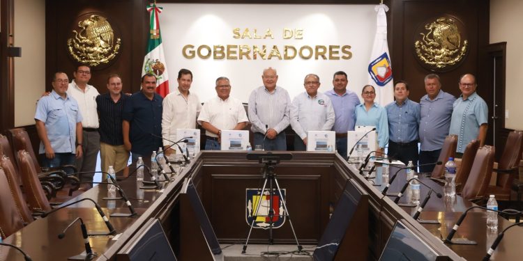 ATESTIGUA VÍCTOR CASTRO ENTREGA DE ESTUDIOS PARA PROYECTO DE DESALACIÓN EN COMONDÚ
