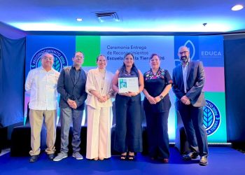 UABCS OBTIENE SEGUNDO LUGAR NACIONAL EN CERTAMEN “ESCUELAS POR LA TIERRA”