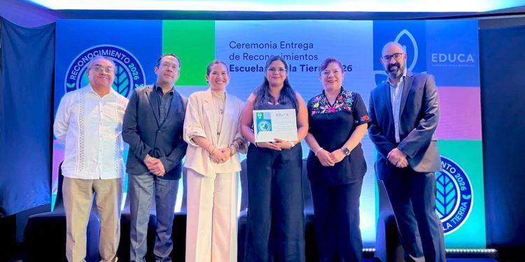 UABCS OBTIENE SEGUNDO LUGAR NACIONAL EN CERTAMEN “ESCUELAS POR LA TIERRA”
