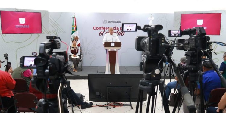 VÍCTOR CASTRO REITERA RESPALDO A LAS MUJERES DE BCS Y LLAMA A GARANTIZAR EL PLENO RESPETO DE SUS DERECHOS