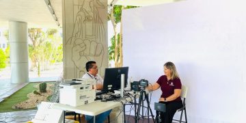 INSTALAN MÓDULO PARA TRAMITAR LA CURP BIOMÉTRICA EN PALACIO DE GOBIERNO