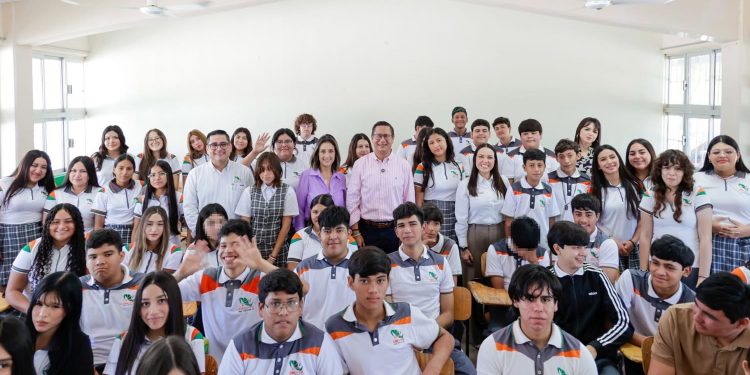 RECIBE COLEGIO DE ESTUDIOS CIENTÍFICOS Y TECNOLÓGICOS DE BCS A MÁS DE 3 MIL 400 JÓVENES DE NUEVO INGRESO