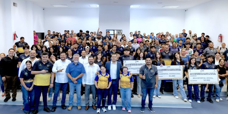 DESTINA XV AYUNTAMIENTO DE LOS CABOS 3 MILLONES DE PESOS A BECAS DEPORTIVAS
