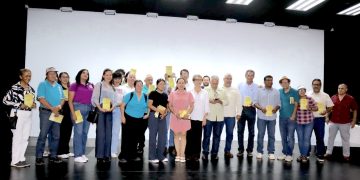 RECIBE AYUNTAMIENTO DE LOS CABOS 1000 EJEMPLARES DEL LIBRO “IMPORTANCIA DE CABO SAN LUCAS ”