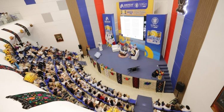 CUERPO ACADÉMICO DE LA UABCS PARTICIPA EN LIBRO CONMEMORATIVO POR LOS 25 AÑOS DE LA ASOCIACIÓN MEXICANA DE RESPONSABLES DE LA ESTANDARIZACIÓN DE LA INFORMACIÓN ADMINISTRATIVA Y FINANCIERA