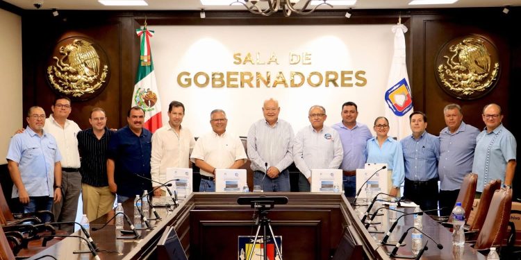 UABCS ENTREGA A GRUPO ARBA ESTUDIO DE IMPACTO AMBIENTAL PARA PROYECTO DE DESALACIÓN INTEGRAL EN EL EJIDO MATANCITAS DE COMONDÚ