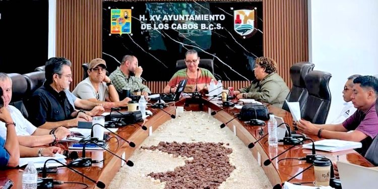 ATIENDE CONSEJO MUNICIPAL SOLICITUDES DE GIROS RESTRINGIDOS