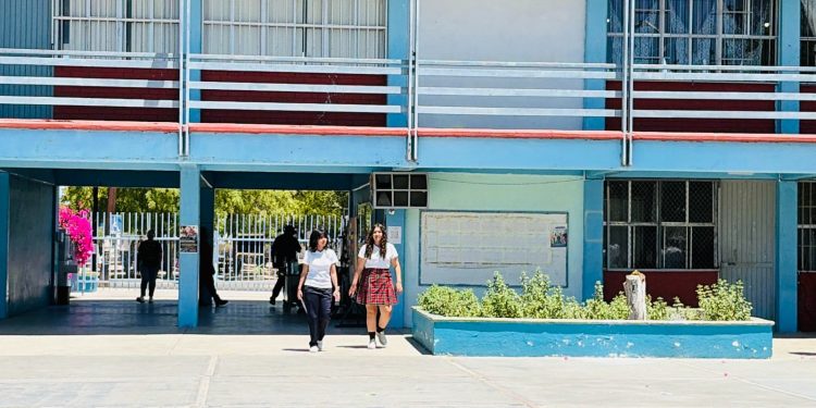 IMSS BAJA CALIFORNIA SUR RECOMIENDA REVISAR  PESO DE MOCHILAS PARA PROTEGER SALUD  DE NIÑAS, NIÑOS Y ADOLESCENTES