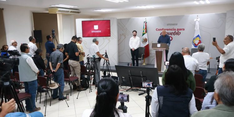 CAPACITAN A 40 MANDOS POLICIALES DE LOS CABOS EN FORMACIÓN CONTINUA