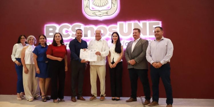 GOBIERNO DE BCS Y SECTOR INMOBILIARIO FIRMAN CONVENIO PARA AGILIZAR TRÁMITES Y BRINDAR CERTEZA JURÍDICA