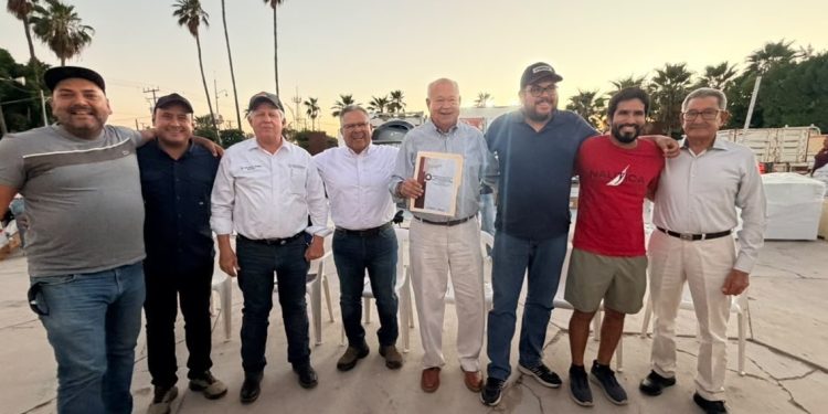 ENTREGA VÍCTOR CASTRO 5.5 MDP PARA FORTALECER LA ACTIVIDAD PESQUERA Y ACUÍCOLA DE COMONDÚ