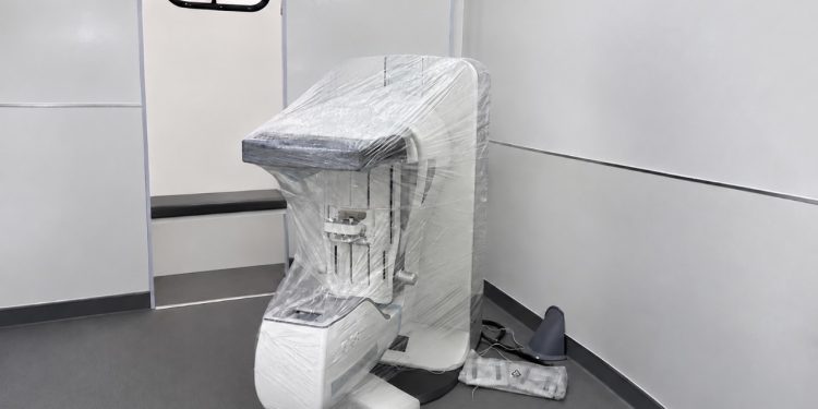 RECIBE GOBIERNO DE BCS NUEVO MASTÓGRAFO MÓVIL PARA ACERCAR SERVICIOS DE DETECCIÓN DE CÁNCER DE MAMA
