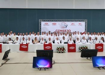 PARTICIPA VÍCTOR CASTRO COSÍO EN TERCERA SESIÓN DEL CONSEJO DIRECTIVO NACIONAL DE LA CMIC