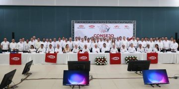 PARTICIPA VÍCTOR CASTRO COSÍO EN TERCERA SESIÓN DEL CONSEJO DIRECTIVO NACIONAL DE LA CMIC